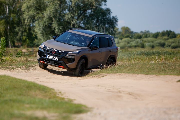 Nowy Nissan X‑Trail N-Trek – ujęcie dynamiczne