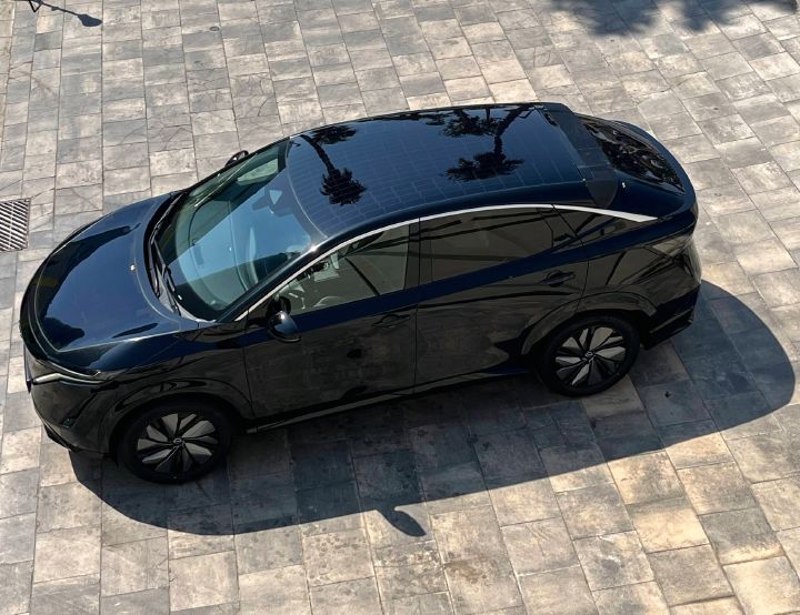 Nissan Ariya con paneles solares integrados