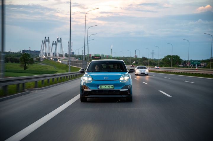 Nowy elektryczny Nissan Micra – ujęcie dynamiczne