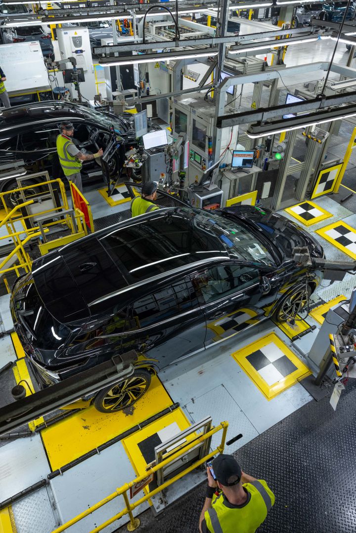 Finale Testlinie im Nissan Werk Sunderland
