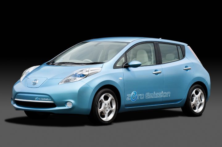日産自動車、電気自動車「リーフ」の先行予約希望者登録を開始
