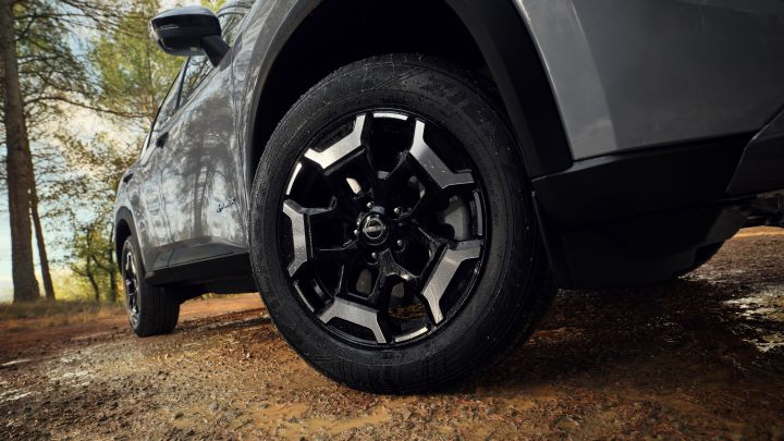 Detailansicht Leichtmetallfelgen des Nissan X‑Trail N-Trek