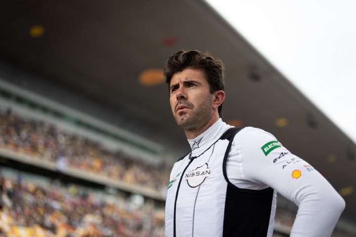 Norman Nato in seinem weißen Unterhemd und seiner Teamweste kurz vor dem E-Prix von Shanghai