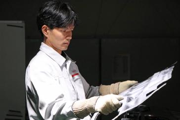 Nissan has developed “dual-sided dieless forming,” a technique using robots to make car parts out of sheet steel. This could make replacement parts for discontinued models more widely available for customers. Thanks to its flexible production, short lead times and minimal upfront costs, the new technique could make it commercially viable to produce and sell a wide variety of after-service and replacement parts in small volumes for cars that Nissan no longer makes. This was previously not possible due to the high upfront costs and long lead times to develop and make dies for stamped parts.