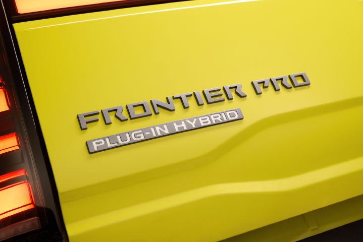 Nissan debuts the Frontier Pro PHEV globally in Mexico.