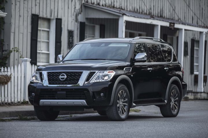 Nissan Armada 2019 noir face à gauche