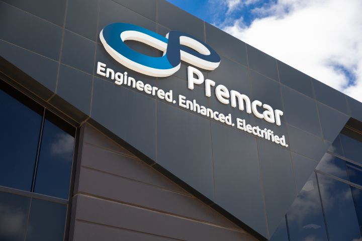 The new Nissan Navara delivers go-anywhere capability supported by locally tuned suspension developed, refined and tested by Nissan’s Melbourne-based engineering partner, Premcar.