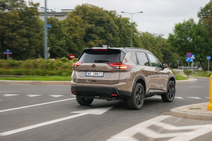 Nowy Nissan X‑Trail N-Trek – ujęcie dynamiczne