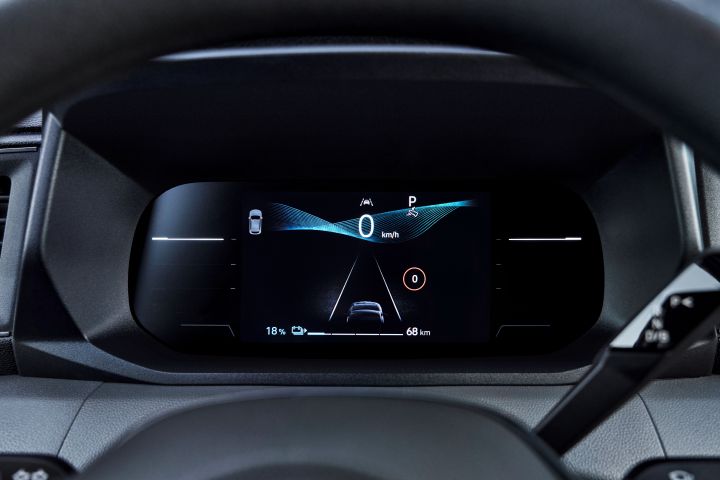 All-new Nissan Interstar - TFT screen