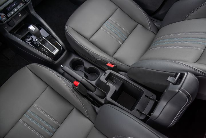 Imagem superior dos bancos do novo nissan kait