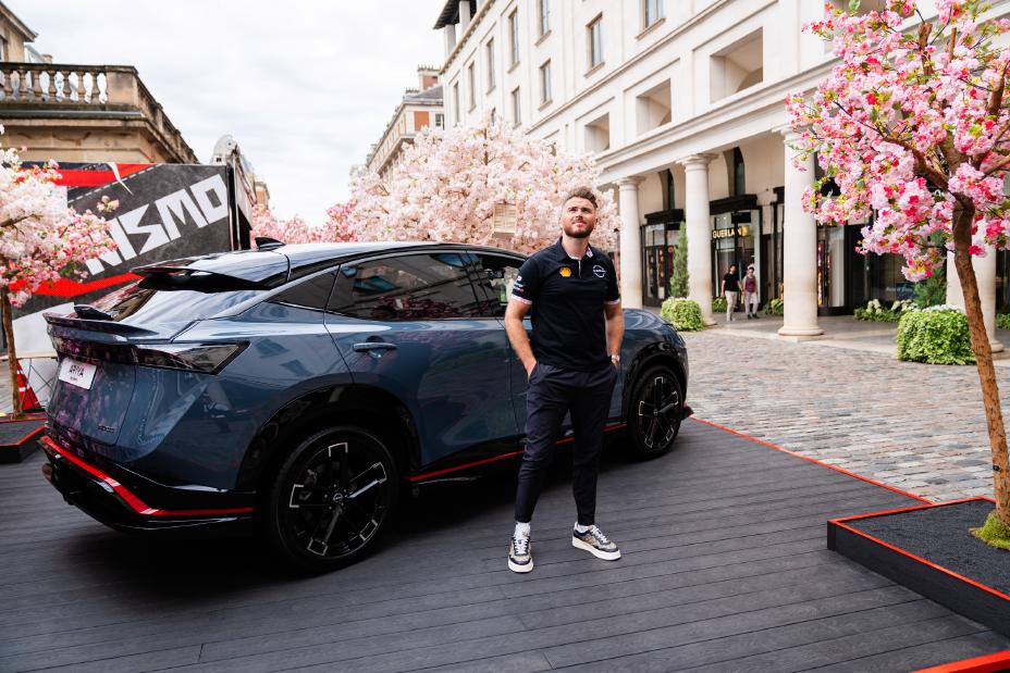Ariya Nismo og Formel E fører Oliver Rowland