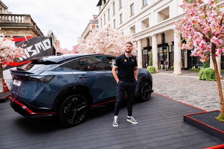 Ariya Nismo og Formel E fører Oliver Rowland