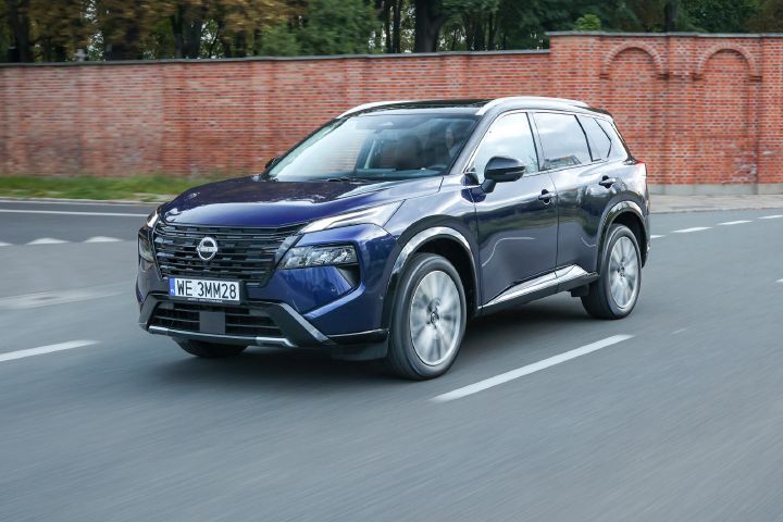 Nowy Nissan X‑Trail Tekna+ – ujęcie dynamiczne
