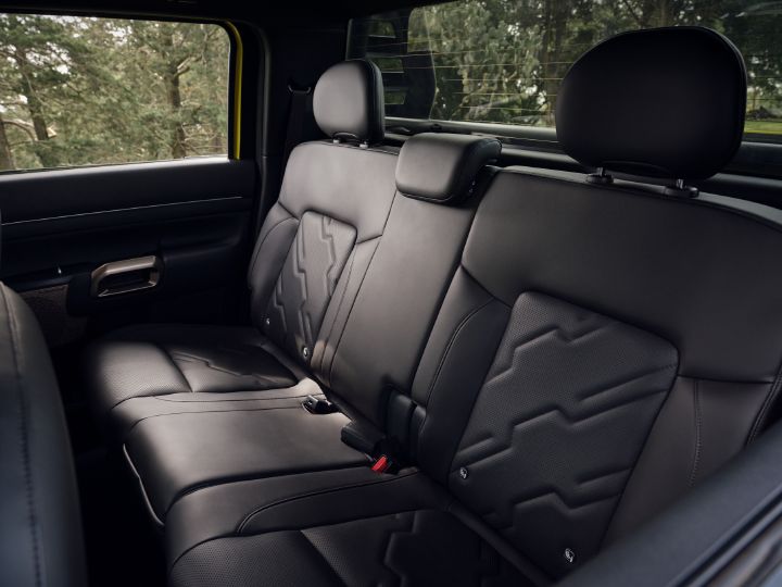 Nissan debuts the Frontier Pro PHEV globally in Mexico.