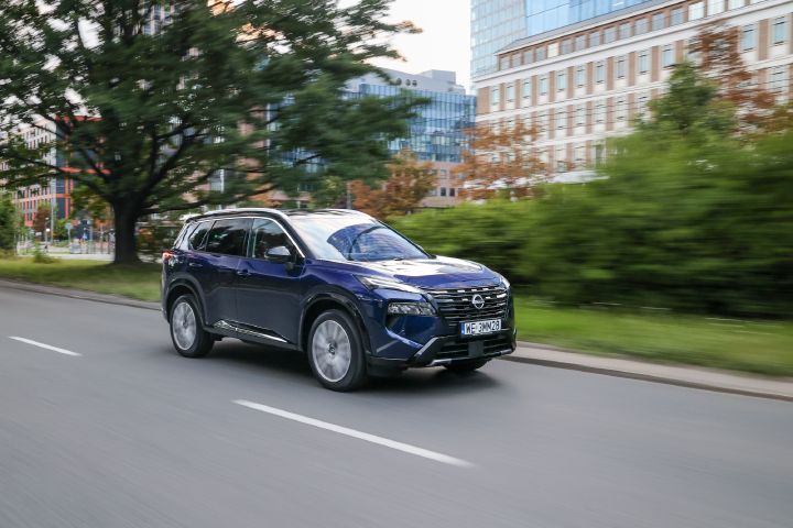 Nowy Nissan X‑Trail Tekna+ – ujęcie dynamiczne