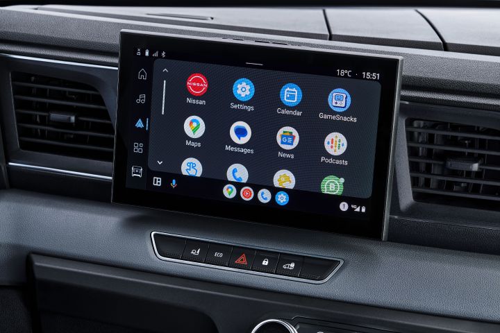 All-new Nissan Interstar - central screen displaying apps