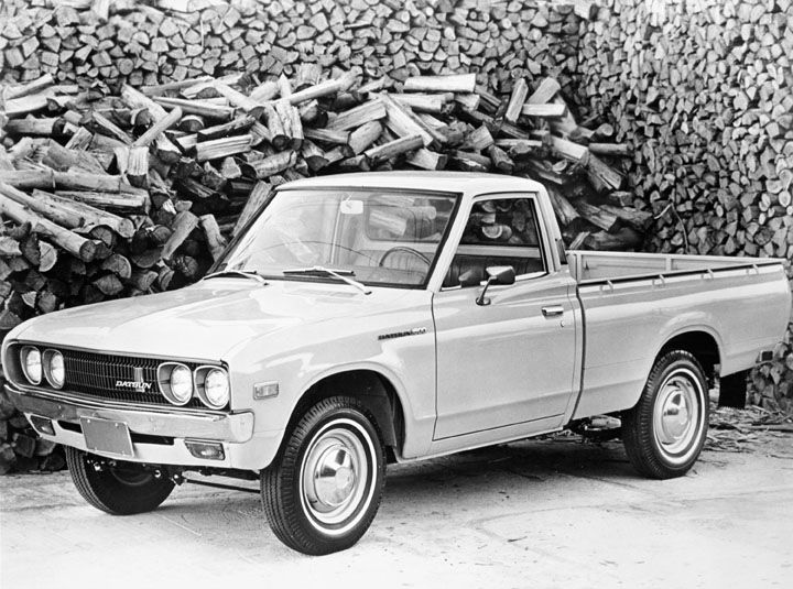 black and white 1972 datsun truck