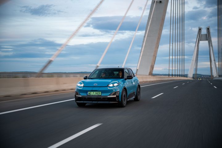 Nowy elektryczny Nissan Micra – ujęcie dynamiczne