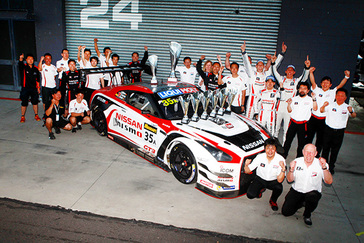 エブロ バサースト　12時間レース　2015 ウイナー　日産　GT-R ニスモ Nissan wins 2015 Bathurst 12-hour as GT-R conquers Mount