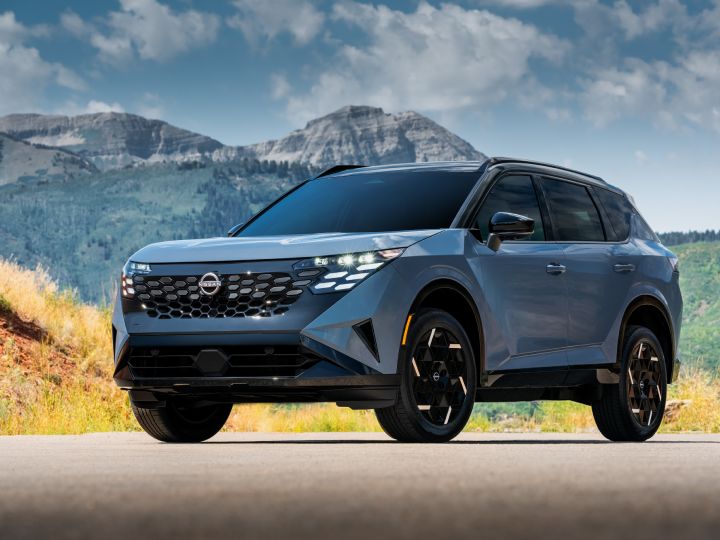 2027 Nissan Rogue Hybrid SR with SR Technology Package