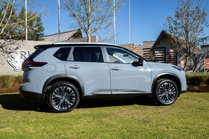 NISSANフォークリフPL02-003808 5657Hガソリン車(A237) Refreshed, refined and even better than before – the New Nissan X