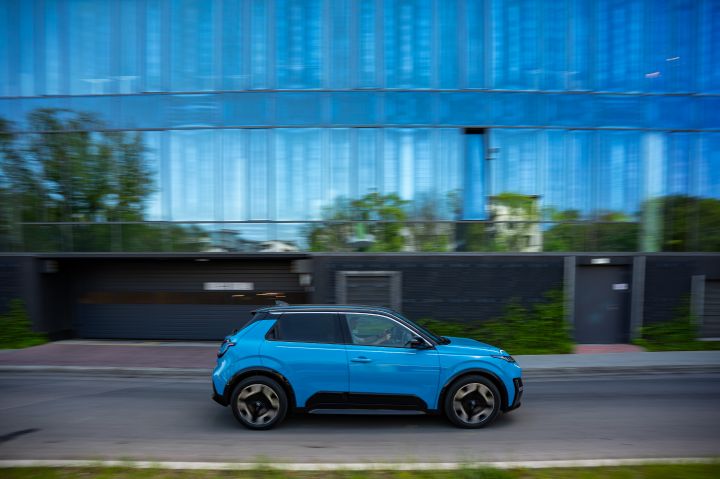 Nowy elektryczny Nissan Micra – ujęcie dynamiczne