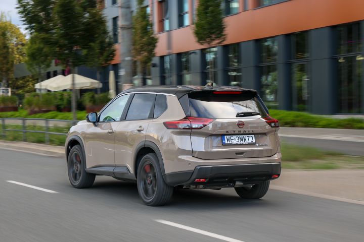 Nowy Nissan X‑Trail N-Trek – ujęcie dynamiczne