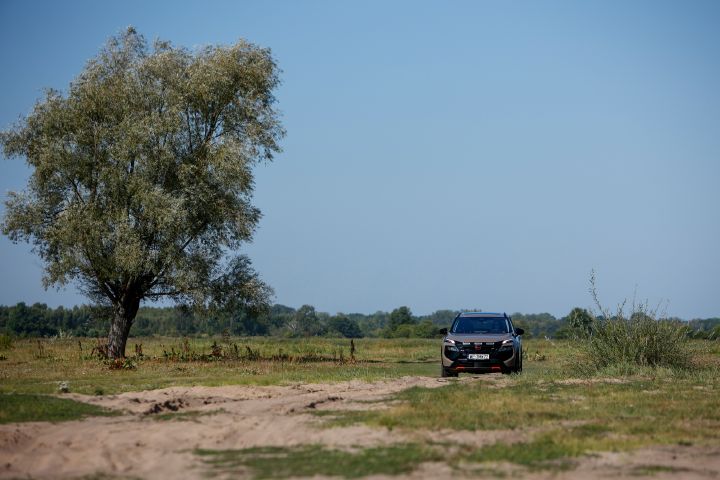 Nowy Nissan X‑Trail N-Trek – ujęcie dynamiczne