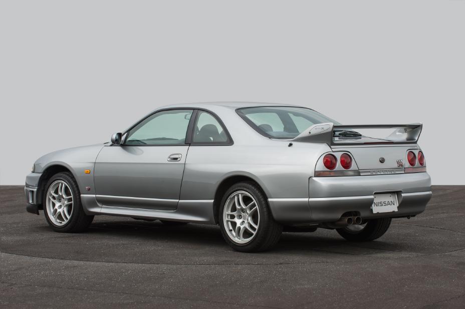 211_1997_Skyline_GT-R_V-spec_BCNR33_01_160915