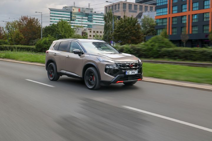 Nowy Nissan X‑Trail N-Trek – ujęcie dynamiczne