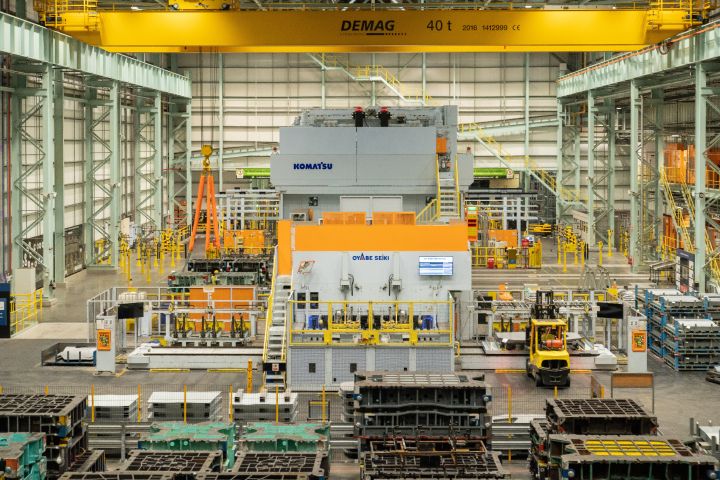 Die XL-Presse in der Presswerkstatt in Sunderland