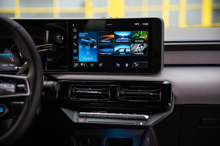 Nowy elektryczny Nissan Micra – wnętrze