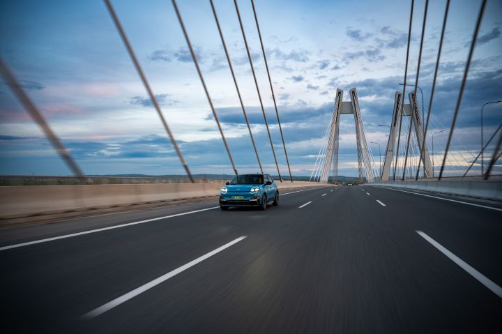 Nowy elektryczny Nissan Micra – ujęcie dynamiczne