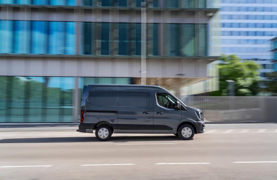 Dynamic side angle of all-new Nissan Interstar