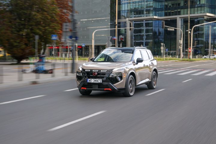 Nowy Nissan X‑Trail N-Trek – ujęcie dynamiczne