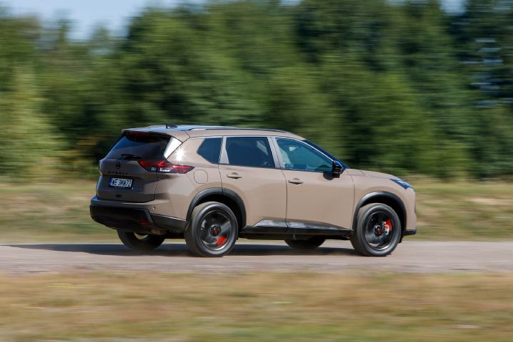 Nowy Nissan X‑Trail N-Trek – ujęcie dynamiczne