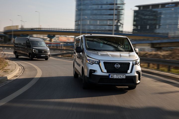 Ujęcie dynamiczne Nissan Primastar i Interstar