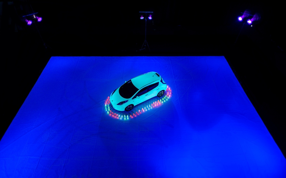Glow in the dark Nissan LEAF Breaks Guinness World Records Title For 