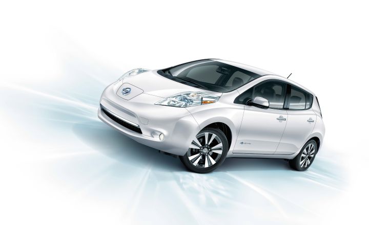 2017 Nissan LEAF facing left