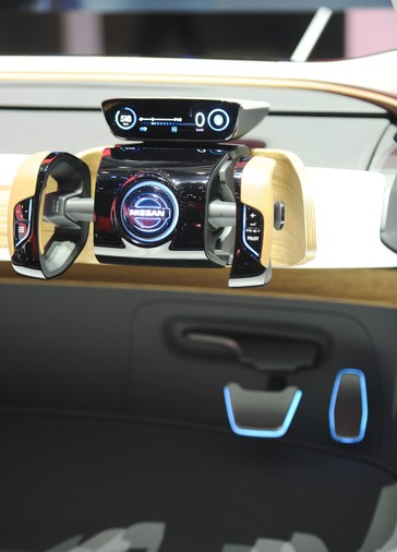 Nissan’s Intelligent Mobility vision is borne out in Nissan's IDS Concept, which made its European premiere at the 2016 Geneva Motor Show. Representing Nissan's vision for the future of electric vehicles and autonomous driving, the IDS Concept steals the limelight with its highly evolved EV technology, advanced aerodynamic performance, exhilarating acceleration and sophisticated AI capability.