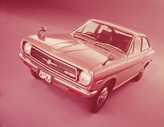 DATSUN Sunny 1200 GX5 サニー 日産 Datsun Sunny 1200 Coupe GX-5 KB110 1972 - YouTube