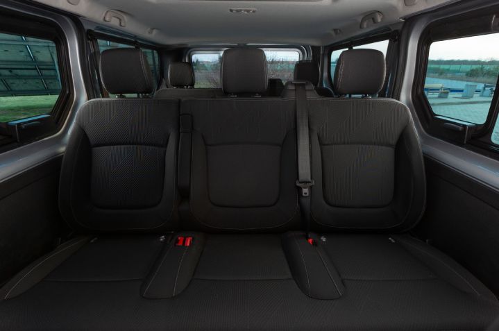 Ujęcie detalu wnętrza Nissan Primastar LCV
