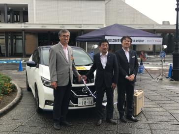 彦根市（滋賀県彦根市、市長：大久保 貴）と日産自動車株式会社（本社：神奈川県横浜市西区、社長：西川 廣人）、ならびに、日産の販売会社である、滋賀日産自動車株式会社（本社：滋賀県大津市、社長：酒井 雄一郎）は、28日、電気自動車を活用した災害連携協定（「災害時における電気自動車による電力供給に関する協定」）を締結しました。