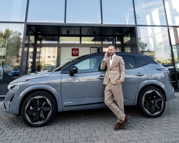 Mateusz Banasiuk z Nissanem Qashqai