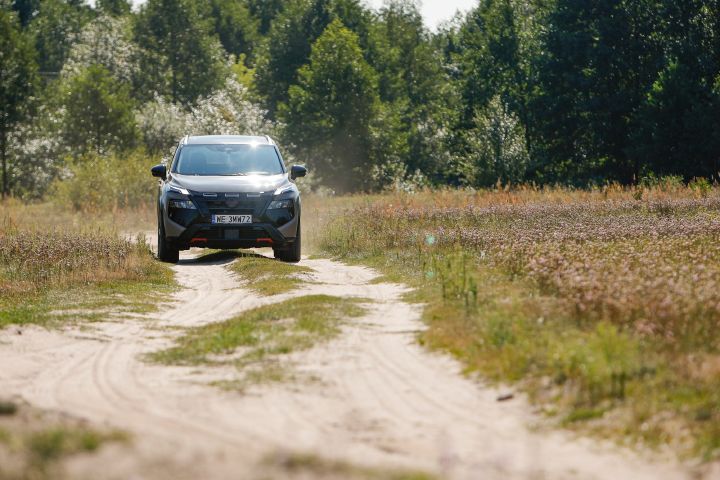 Nowy Nissan X‑Trail N-Trek – ujęcie dynamiczne