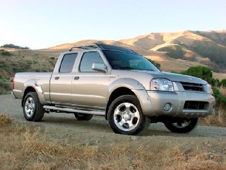 2005 First-generation Nissan Frontier side view