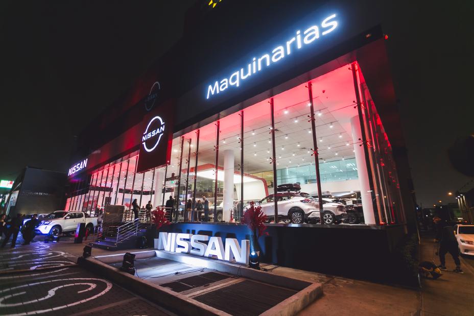 Fachada de concesionario Nissan Maquinarias