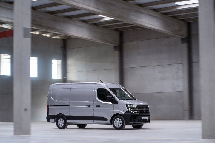 Interstar-e – fra siden skråt mod højre