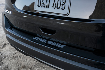 2017 Nissan Rogue: Rogue One Star Wars Limited Edition, the first-ever Star Wars-branded full-size production vehicle, stands ready to "conquer any battle"