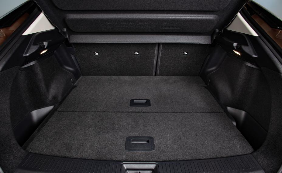 The trunk of the 2023 Nissan ARIYA with the trunk open.